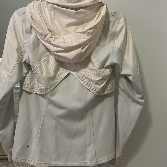 Lululemon Kanto Catch Me Run jacket - Picture 3 of 5